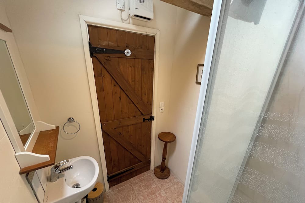 Photo of Bathroom in Sainte-Marie-du-Bois