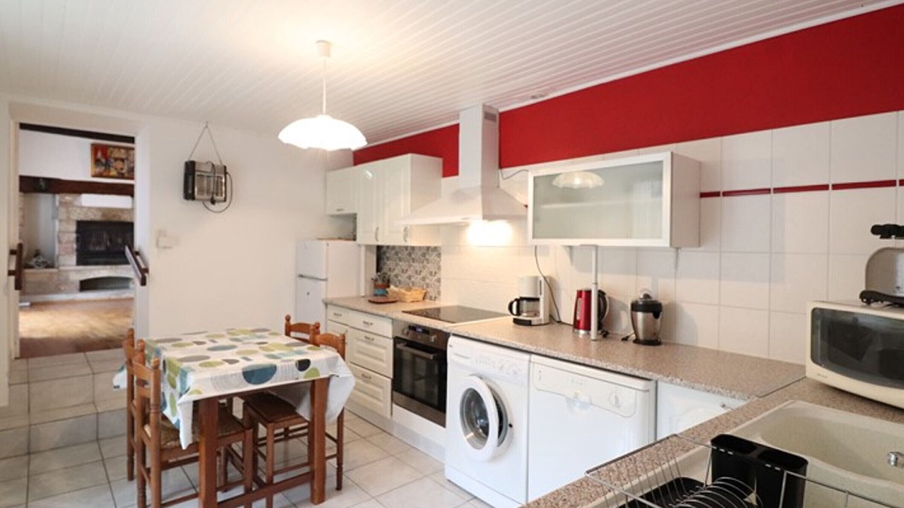 Photo of Kitchen in Saint-Santin-de-Maurs