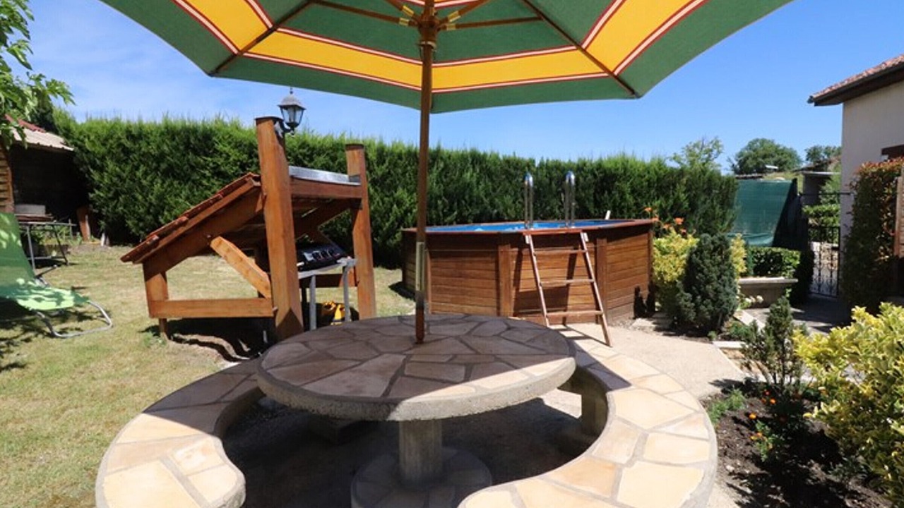 Photo of Patio Balcony in Saint-Santin-de-Maurs