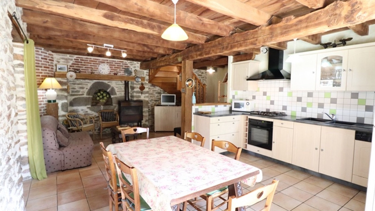 Photo of Kitchen in Saint-Constant-Fournoules