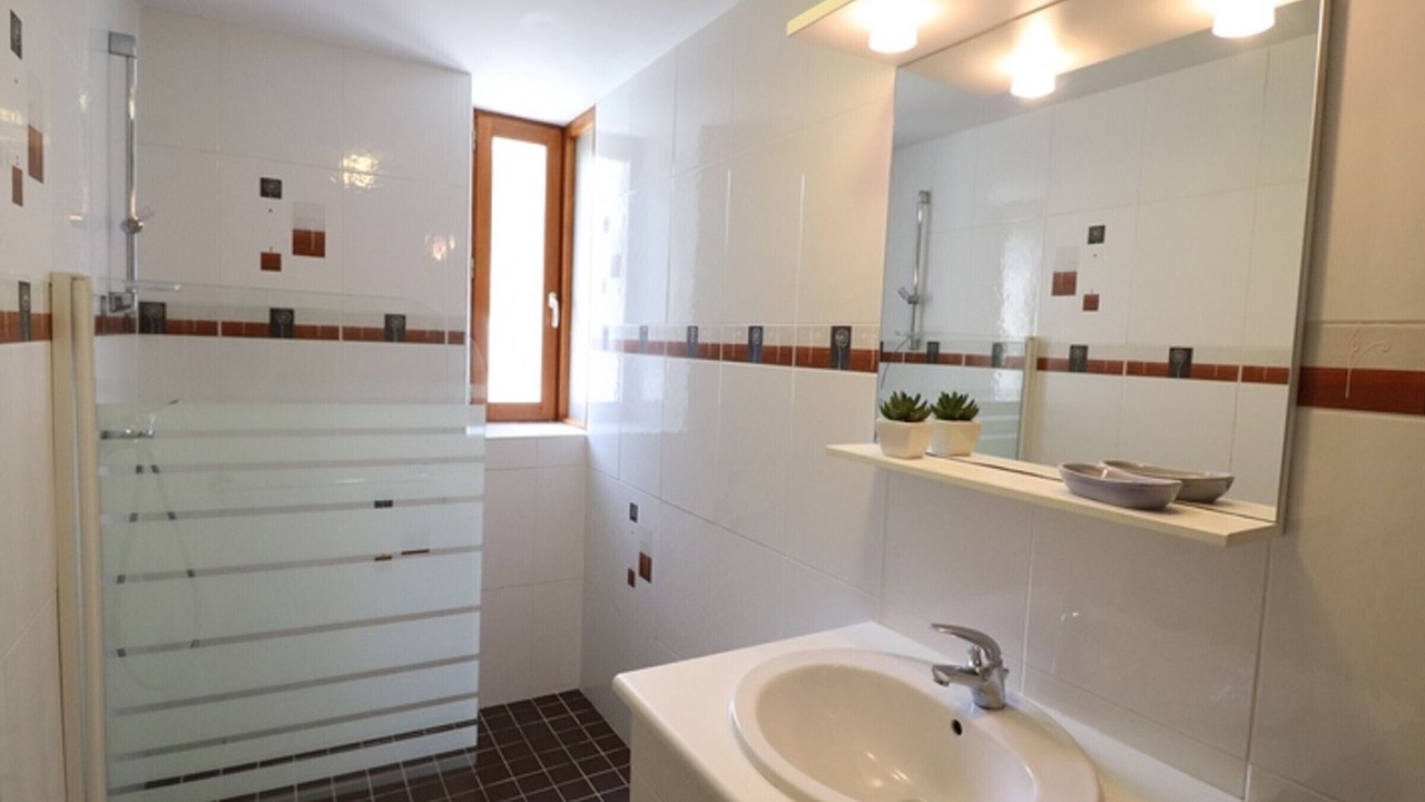 Photo of Bathroom in Saint-Constant-Fournoules