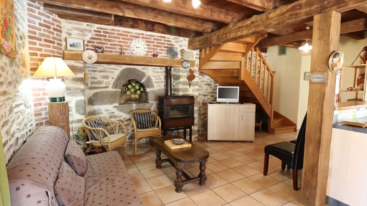 Photo of Livingroom in Saint-Constant-Fournoules