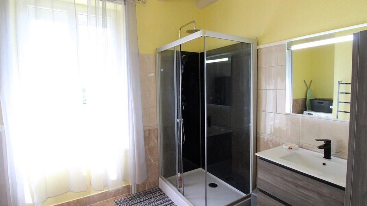 Photo of Bathroom in Pleaux