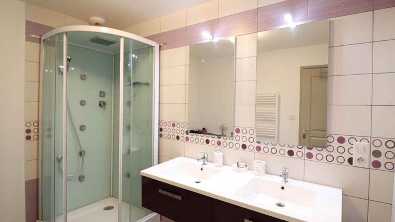 Photo of Bathroom in Cezens