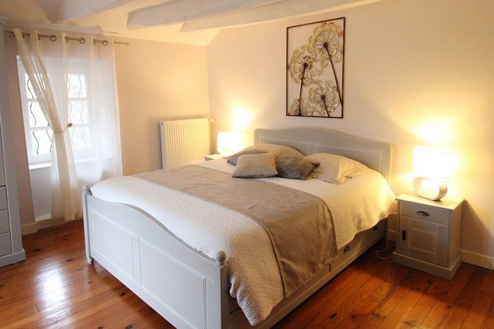 Photo of Bedroom in Jussac
