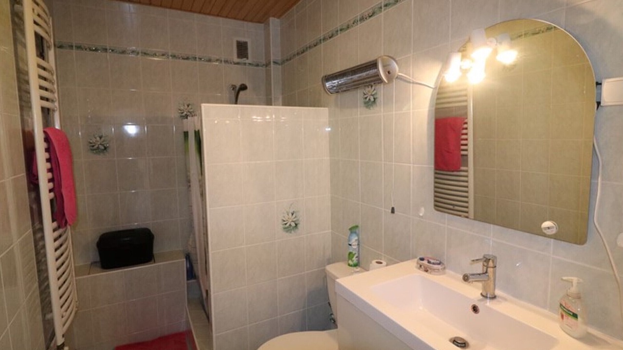 Photo of Bathroom in Saint-Chamant