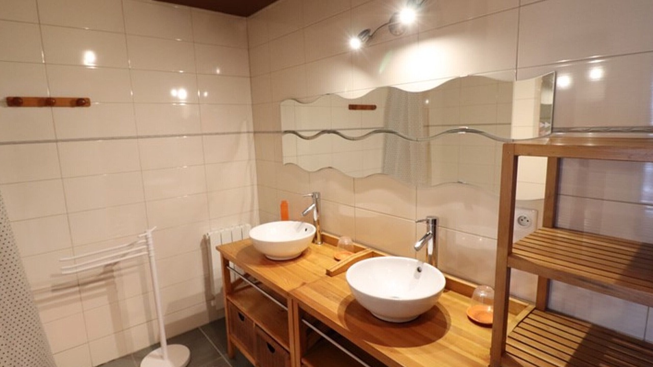 Photo of Bathroom in Besse