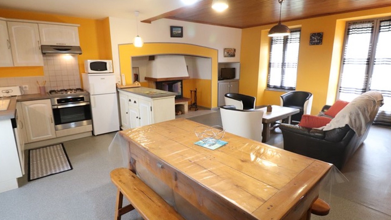 Photo of Others in Besse