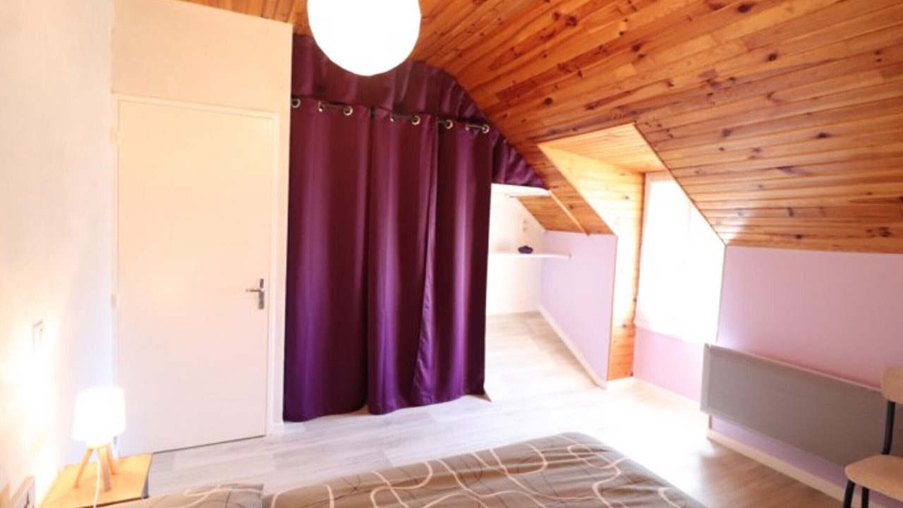 Photo of Bedroom in Besse