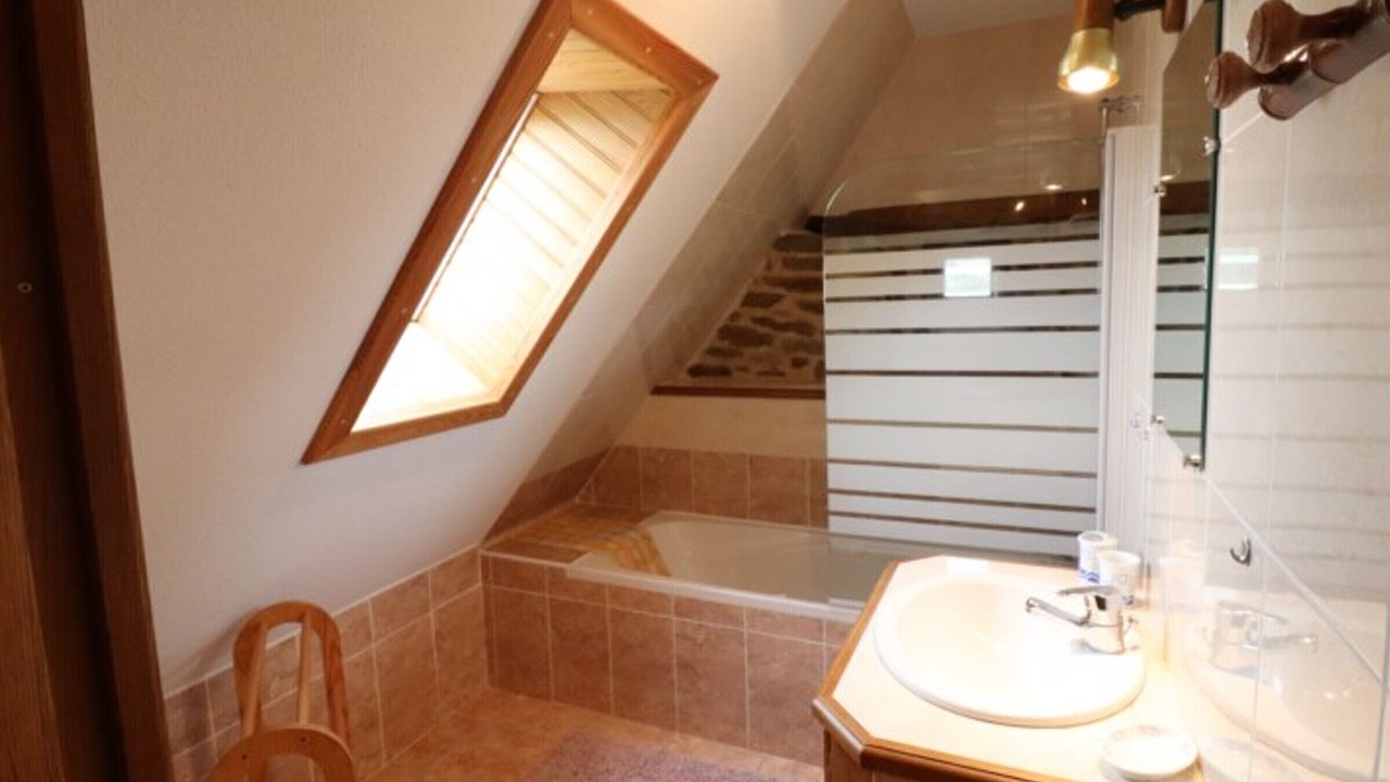 Photo of Bathroom in Jabrun