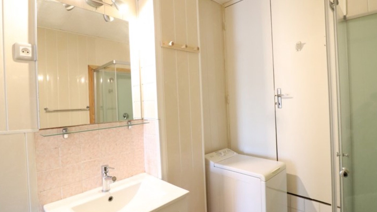 Photo of Bathroom in Coltines