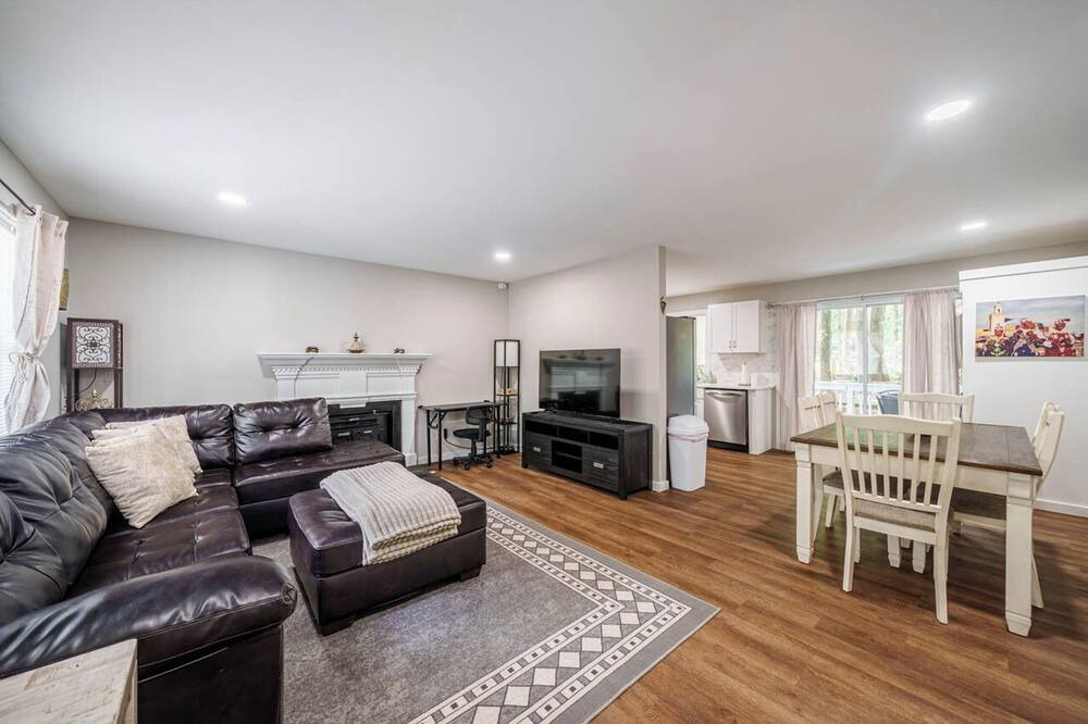 Photo of Livingroom in Bynum