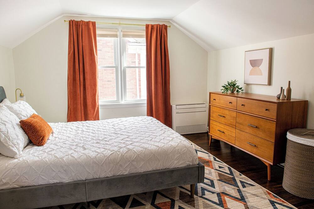 Photo of Bedroom in Grosse Pointe Woods