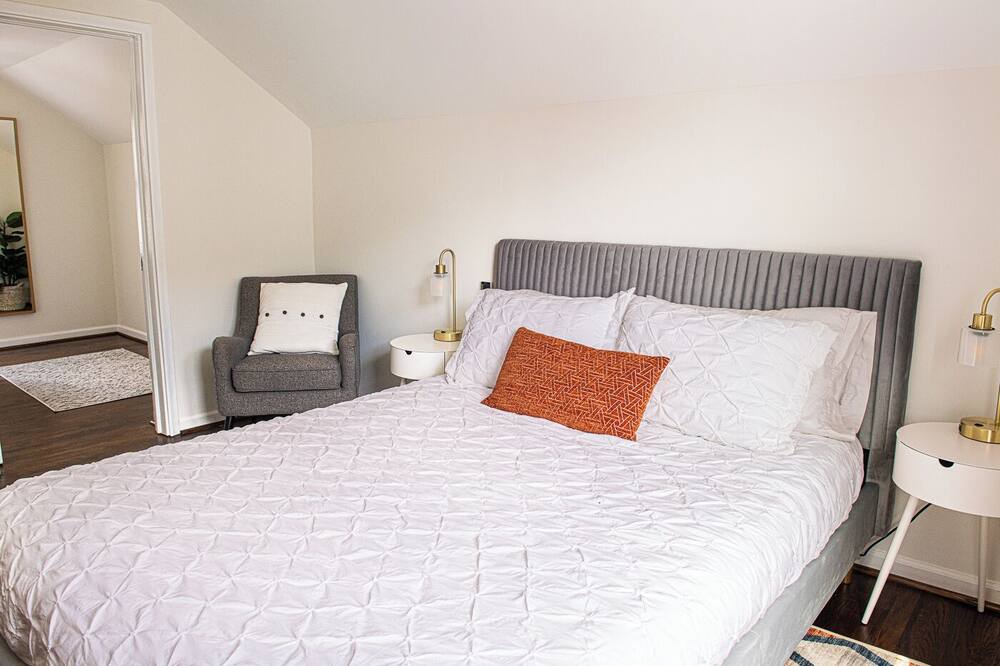 Photo of Bedroom in Grosse Pointe Woods