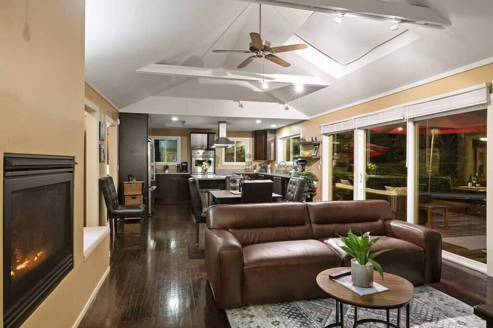 Photo of Others in Sleepy Hollow