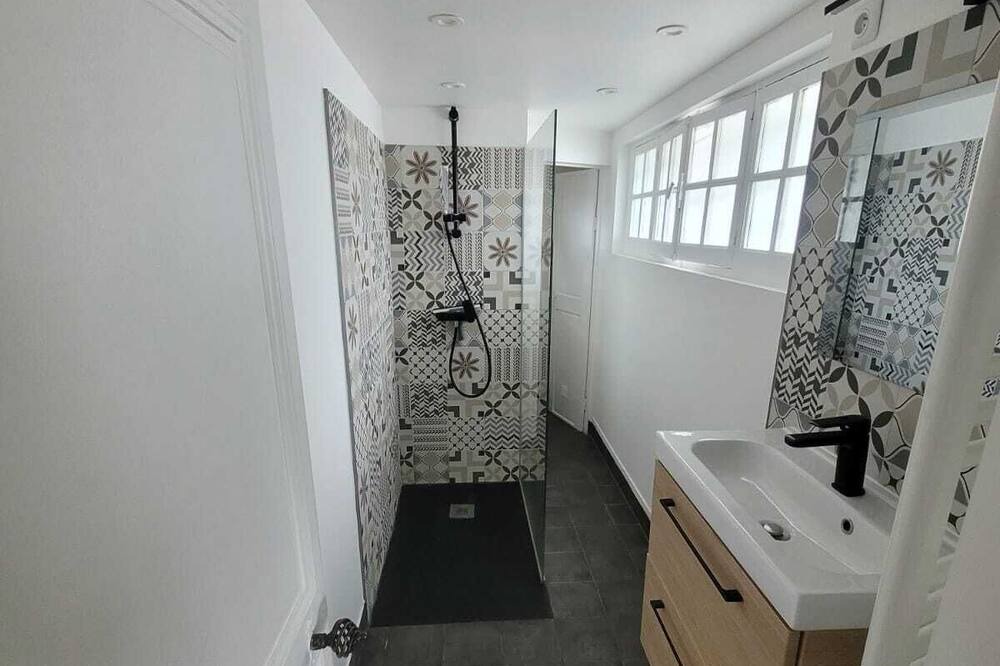 Photo of Bathroom in Bennecourt