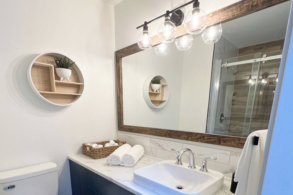 Photo of Bathroom in Parkdale