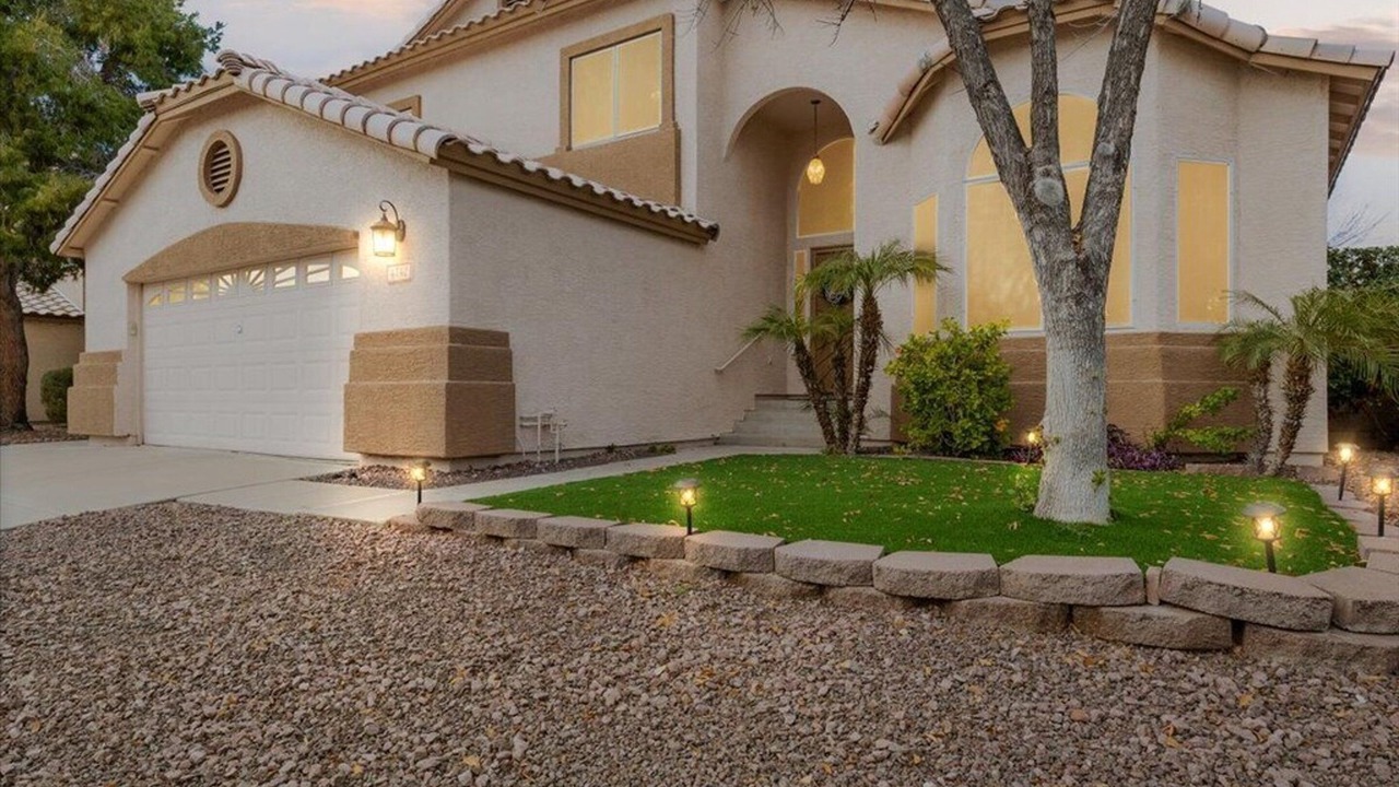 Photo of Outdoor in Dave Brown Utopia