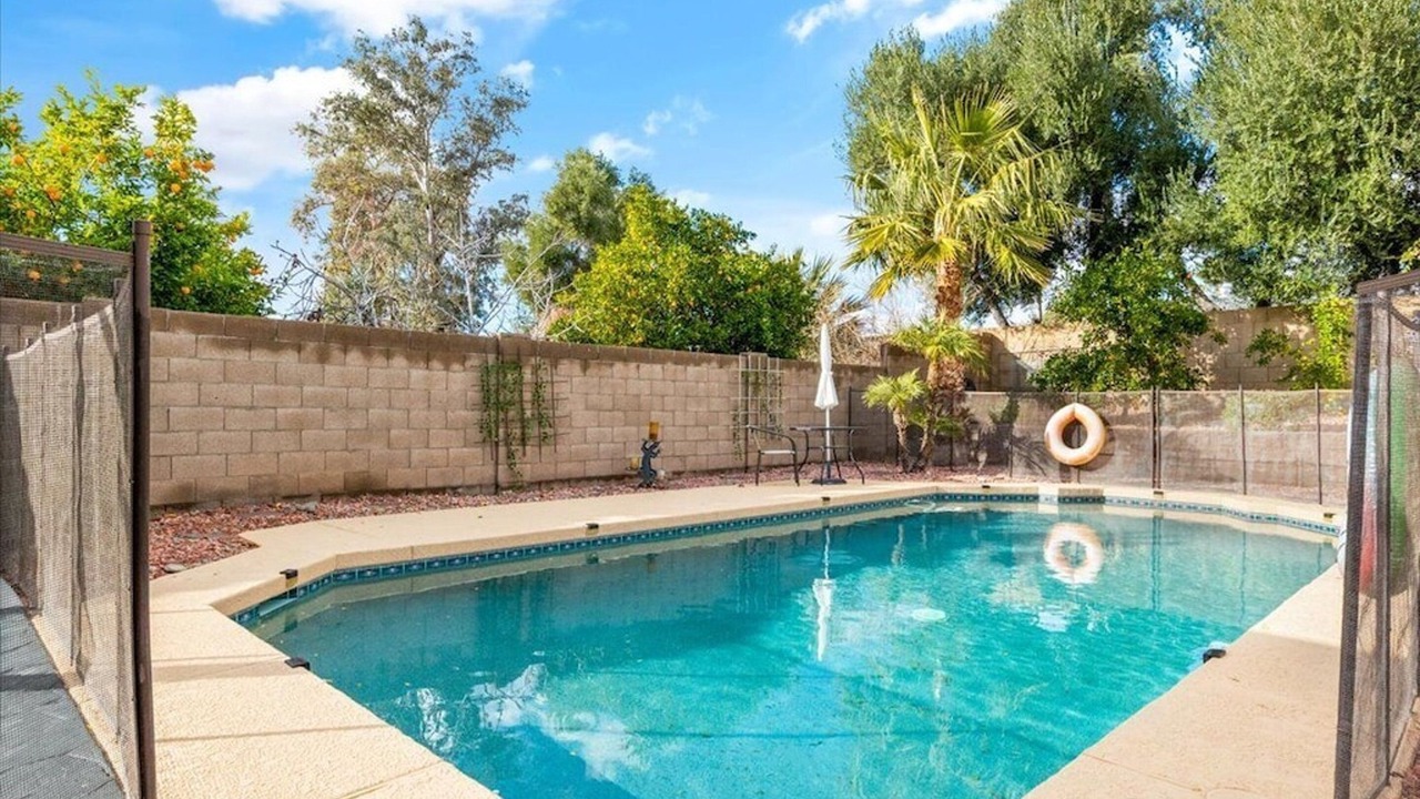 Photo of Outdoor in Dave Brown Utopia