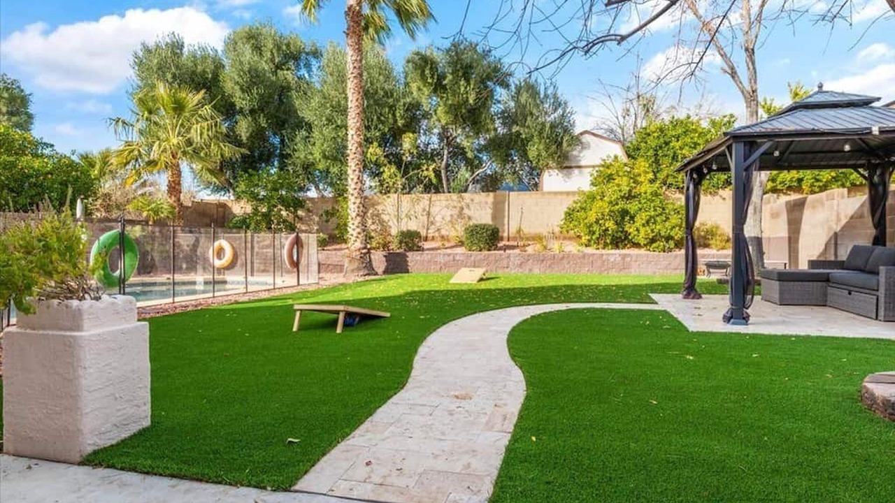 Photo of Outdoor in Dave Brown Utopia