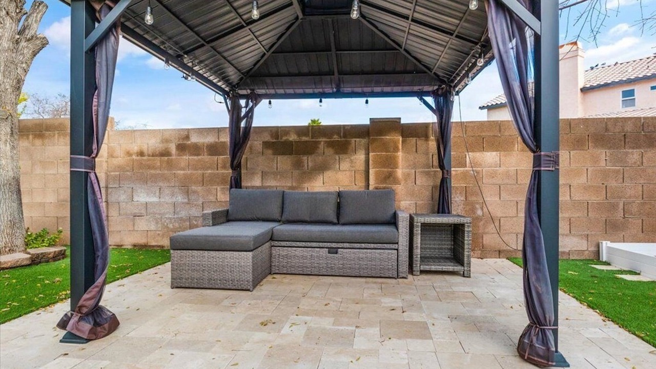 Photo of Patio Balcony in Dave Brown Utopia