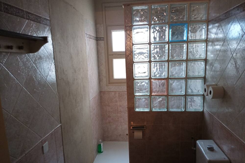Photo of Bathroom in Vallromanes