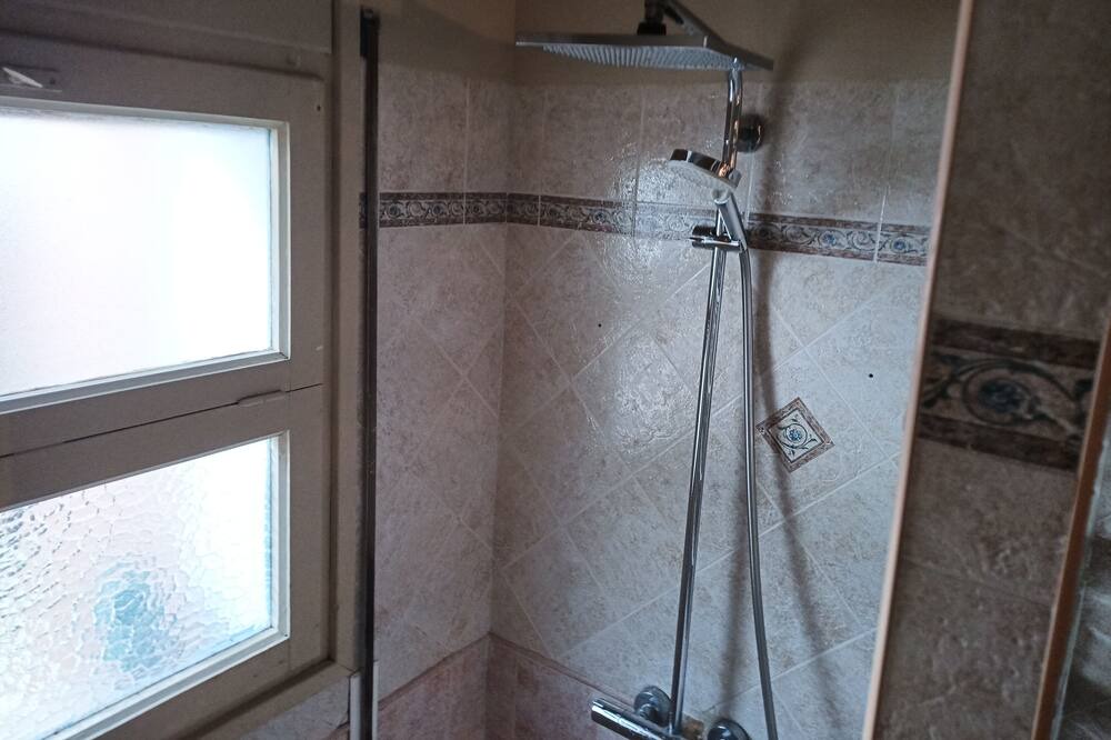 Photo of Bathroom in Vallromanes