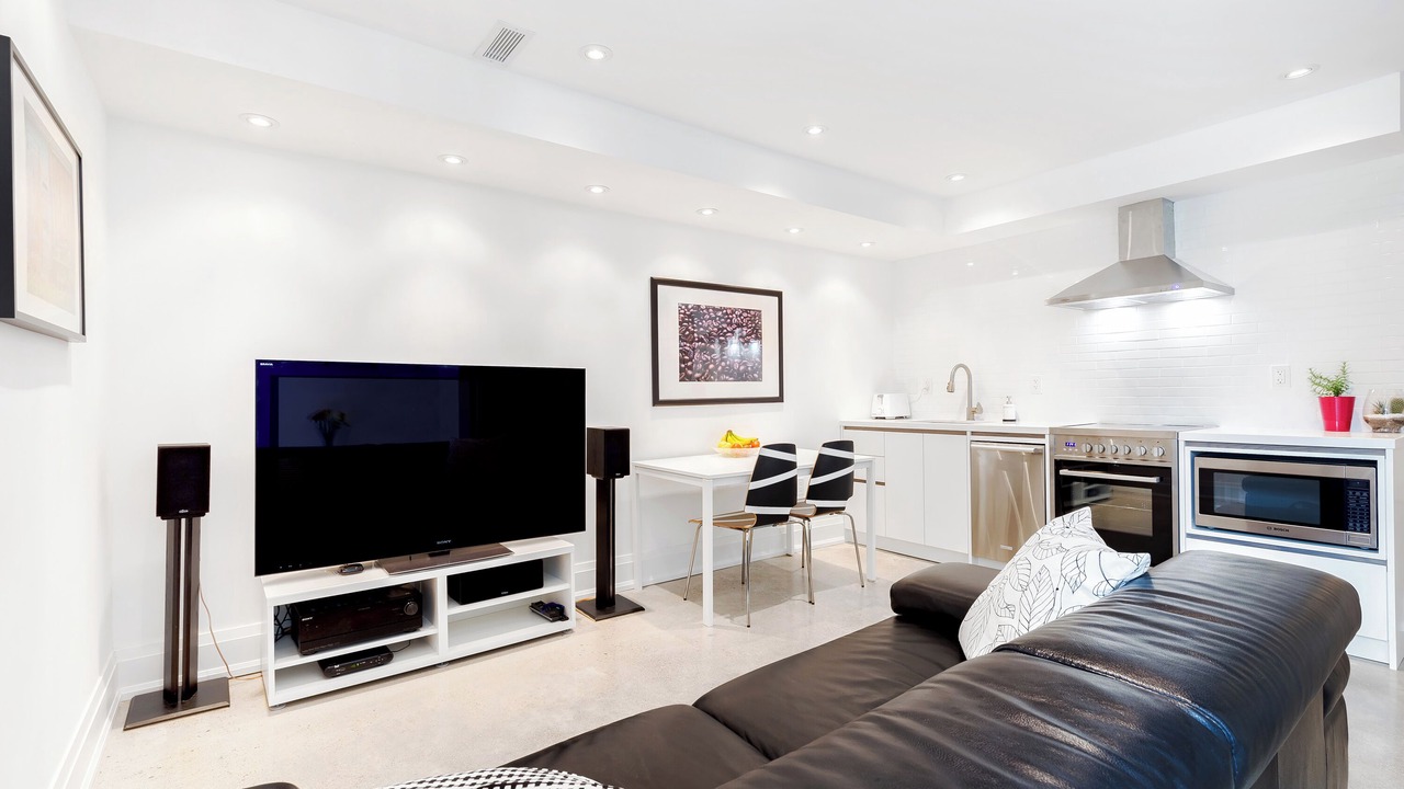 Photo of Livingroom in Davisville