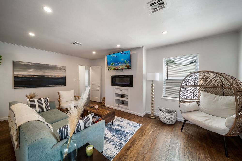 Photo of Livingroom in Tulsa