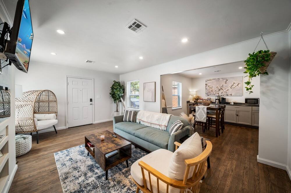 Photo of Livingroom in Tulsa
