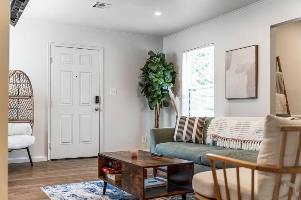 Photo of Livingroom in Tulsa
