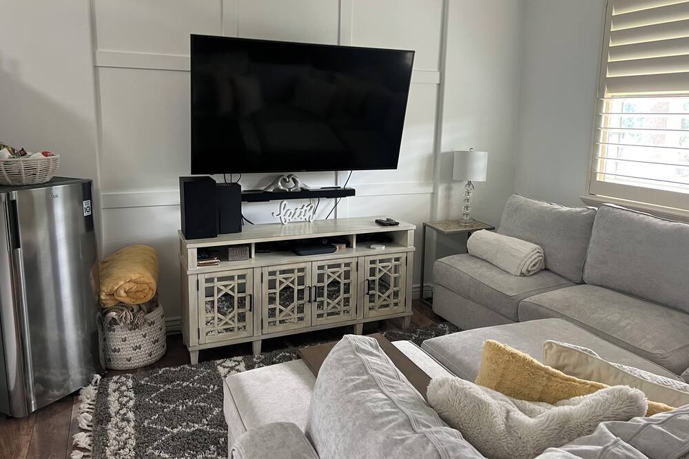 Photo of Livingroom in North Salt Lake