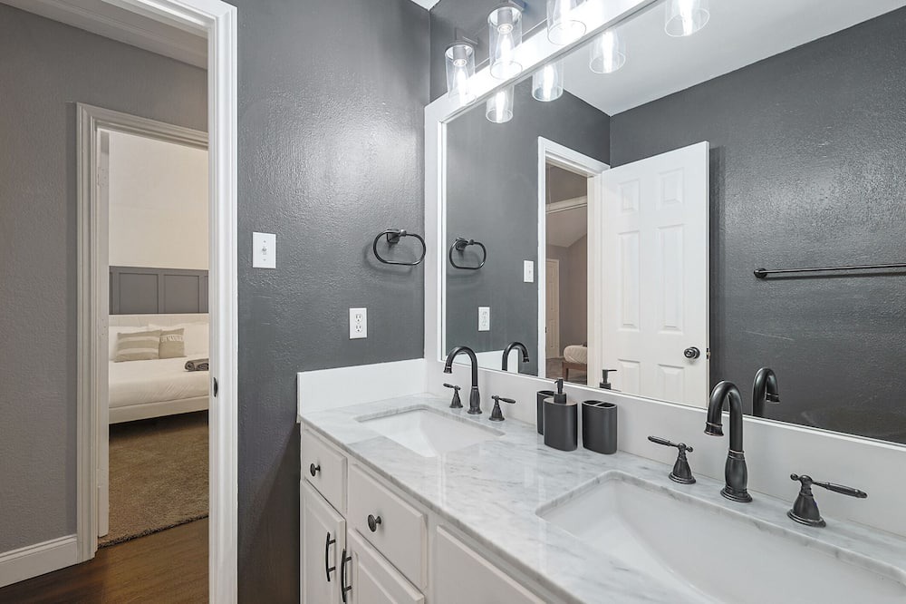 Photo of Bathroom in Mesquite