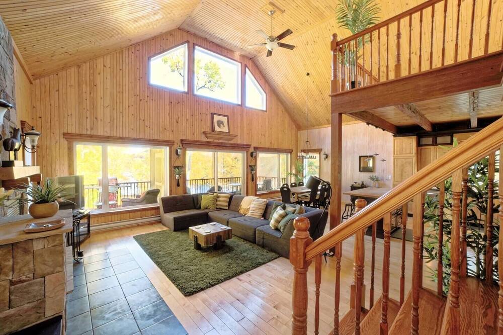 Photo of Livingroom in Lac-aux-Sables