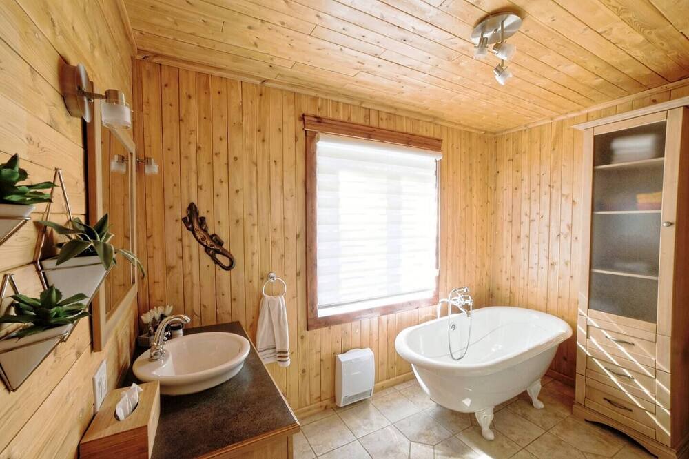 Photo of Bathroom in Lac-aux-Sables