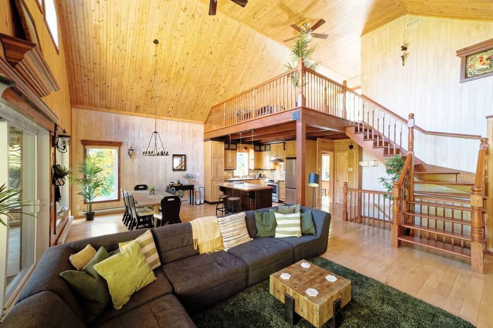 Photo of Livingroom in Lac-aux-Sables