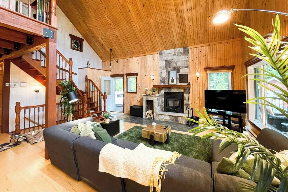 Photo of Livingroom in Lac-aux-Sables