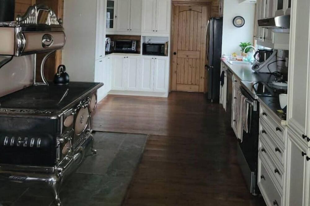 Photo of Kitchen in Saint-Laurent-de-l'ile d'Orleans