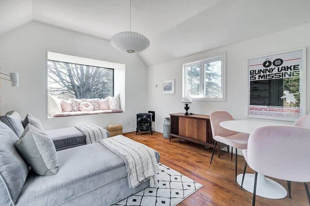 Photo of Livingroom in Picton