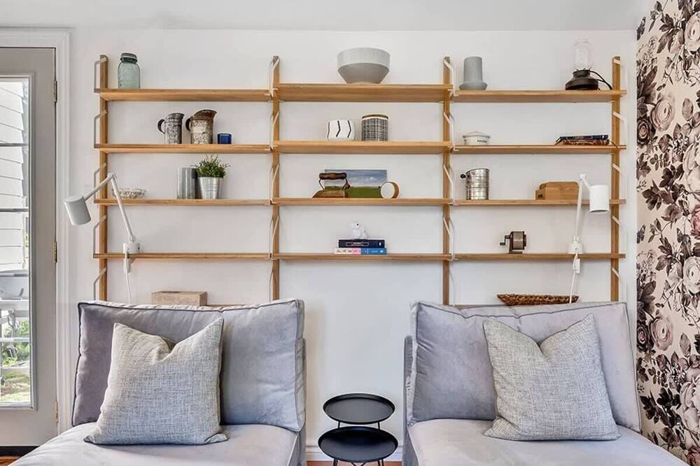 Photo of Livingroom in Picton