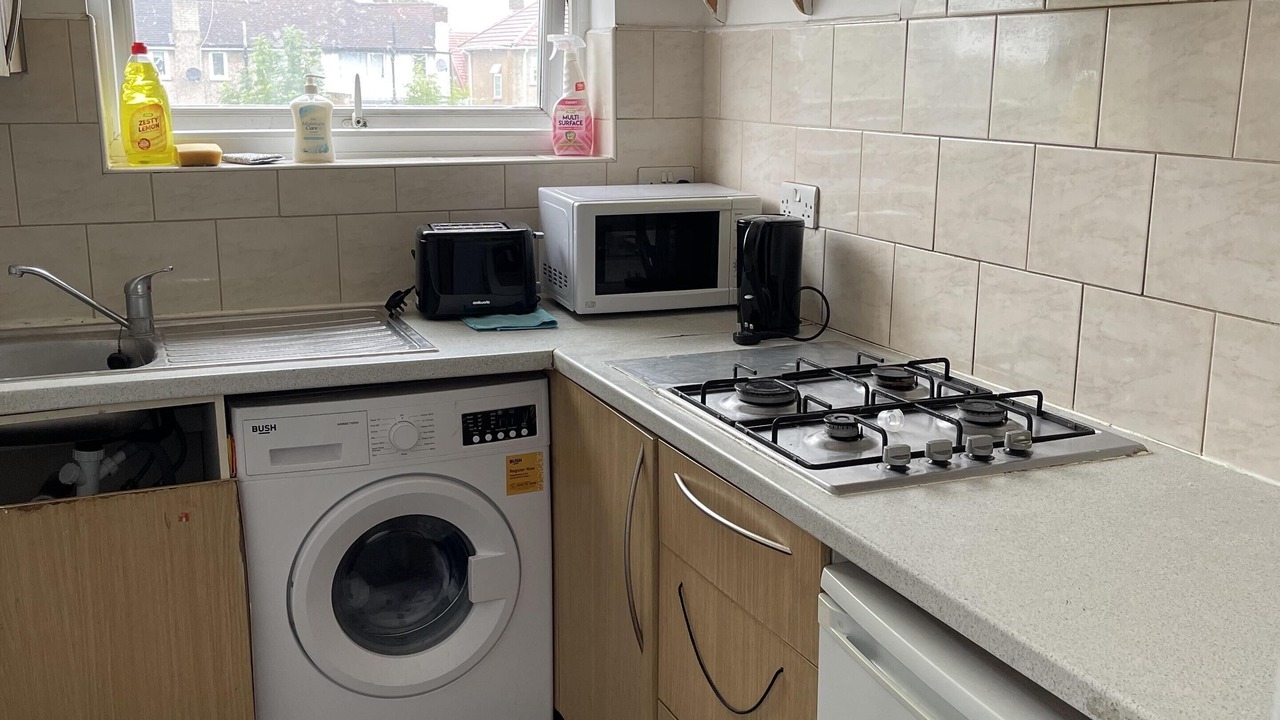 Photo of Kitchen in Heathrow Villages