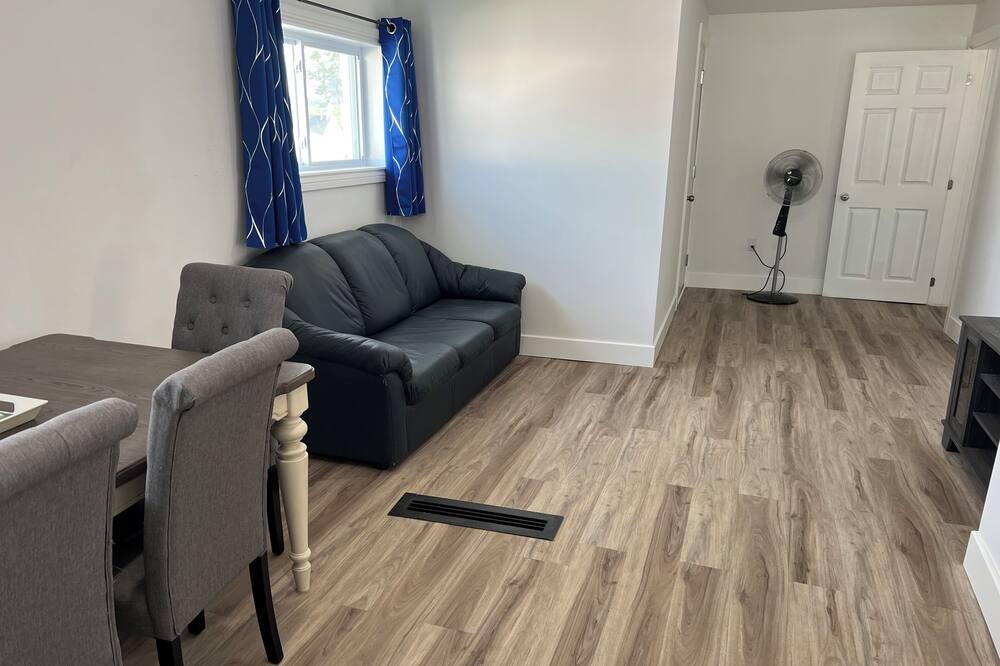 Photo of Livingroom in Manitoulin District