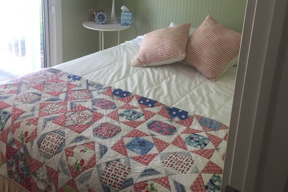 Photo of Bedroom in Northport