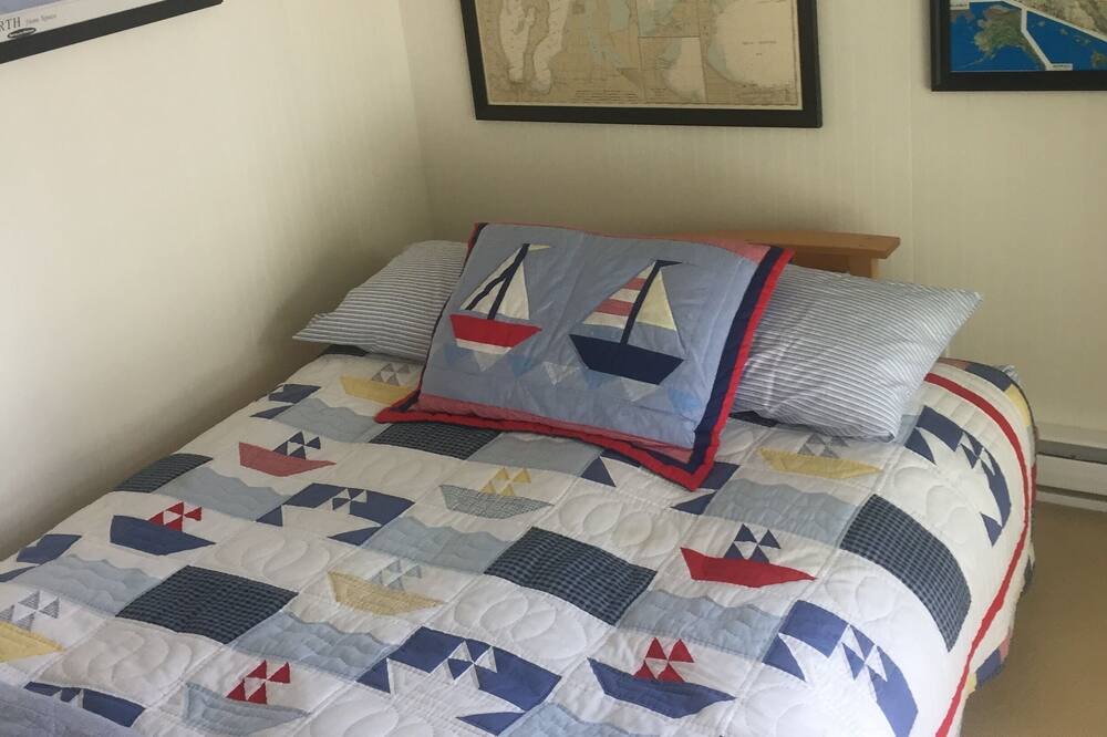 Photo of Bedroom in Northport