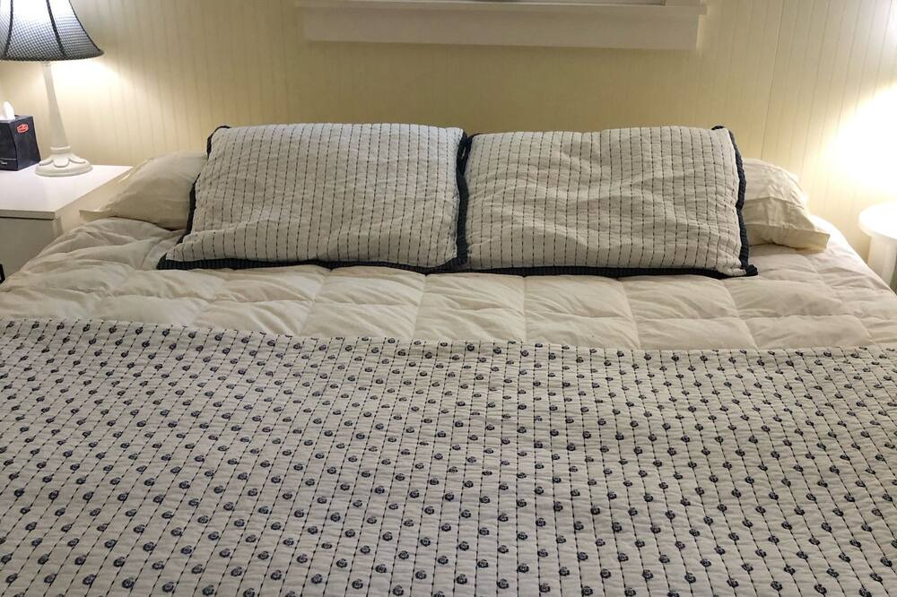 Photo of Bedroom in Northport