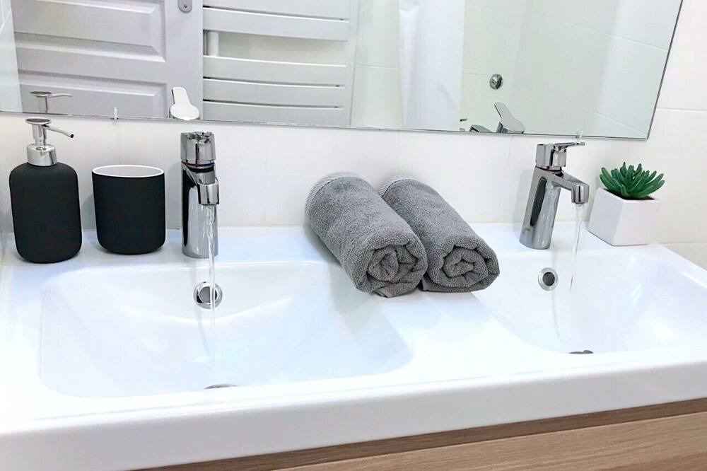 Photo of Bathroom in Fontaine-Bayonne-Cartoucherie