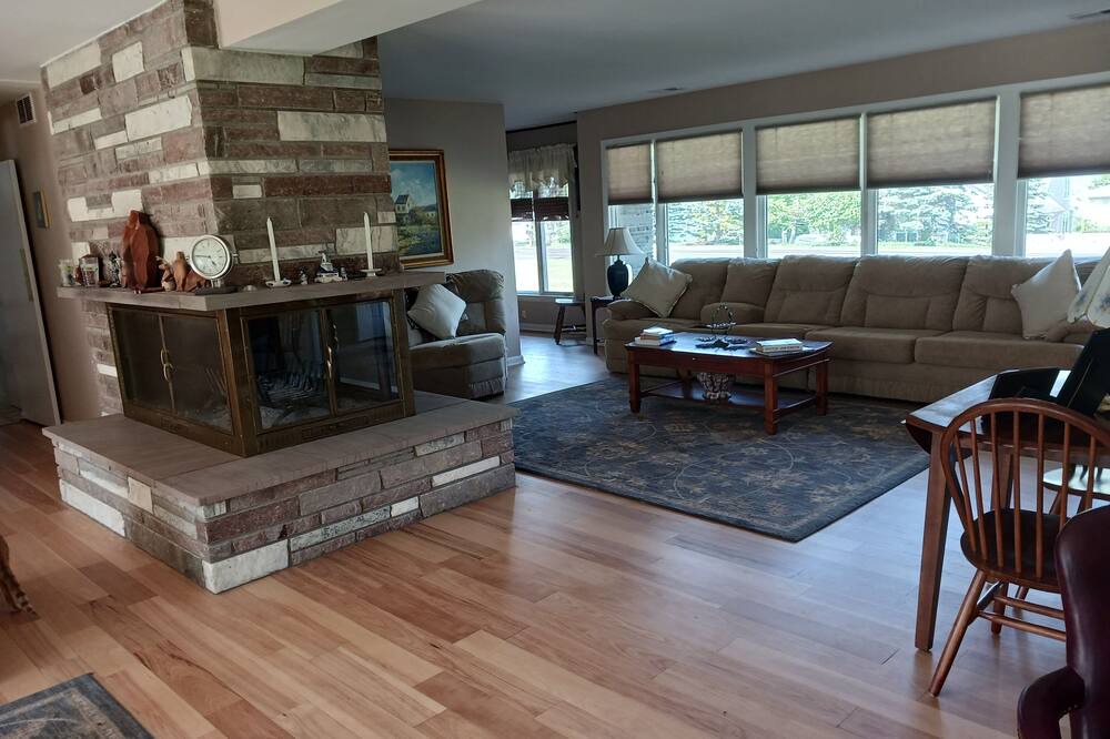 Photo of Livingroom in Canandaigua