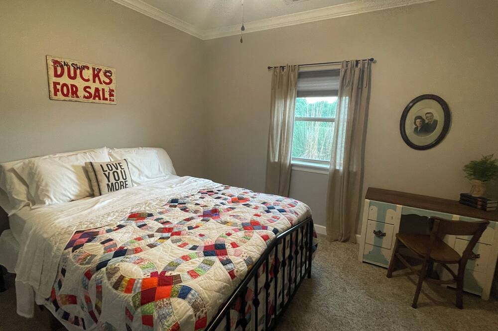 Photo of Bedroom in Dardanelle