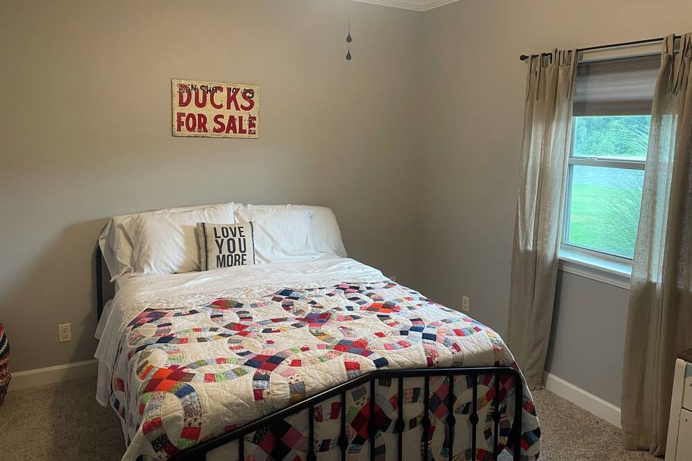 Photo of Bedroom in Dardanelle