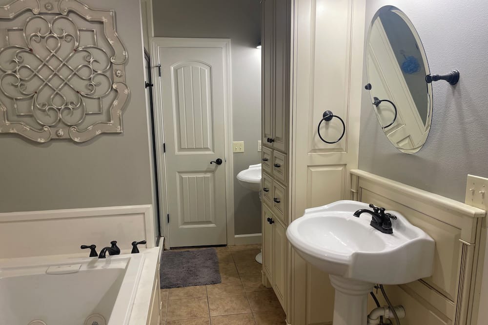 Photo of Bathroom in Dardanelle